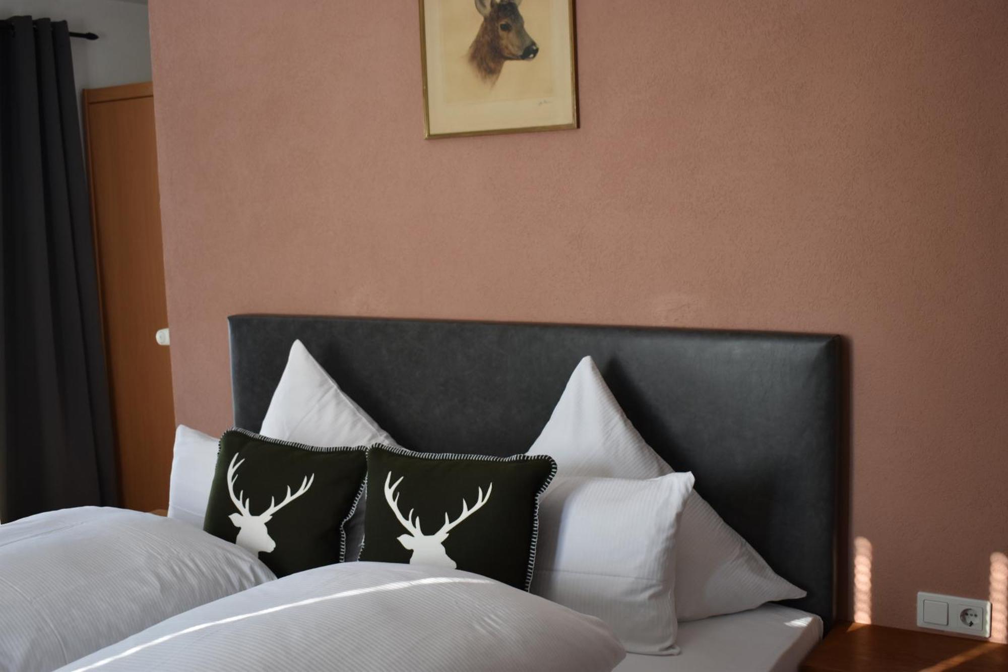 Hirschstube Nauders Bed & Breakfast Bagian luar foto