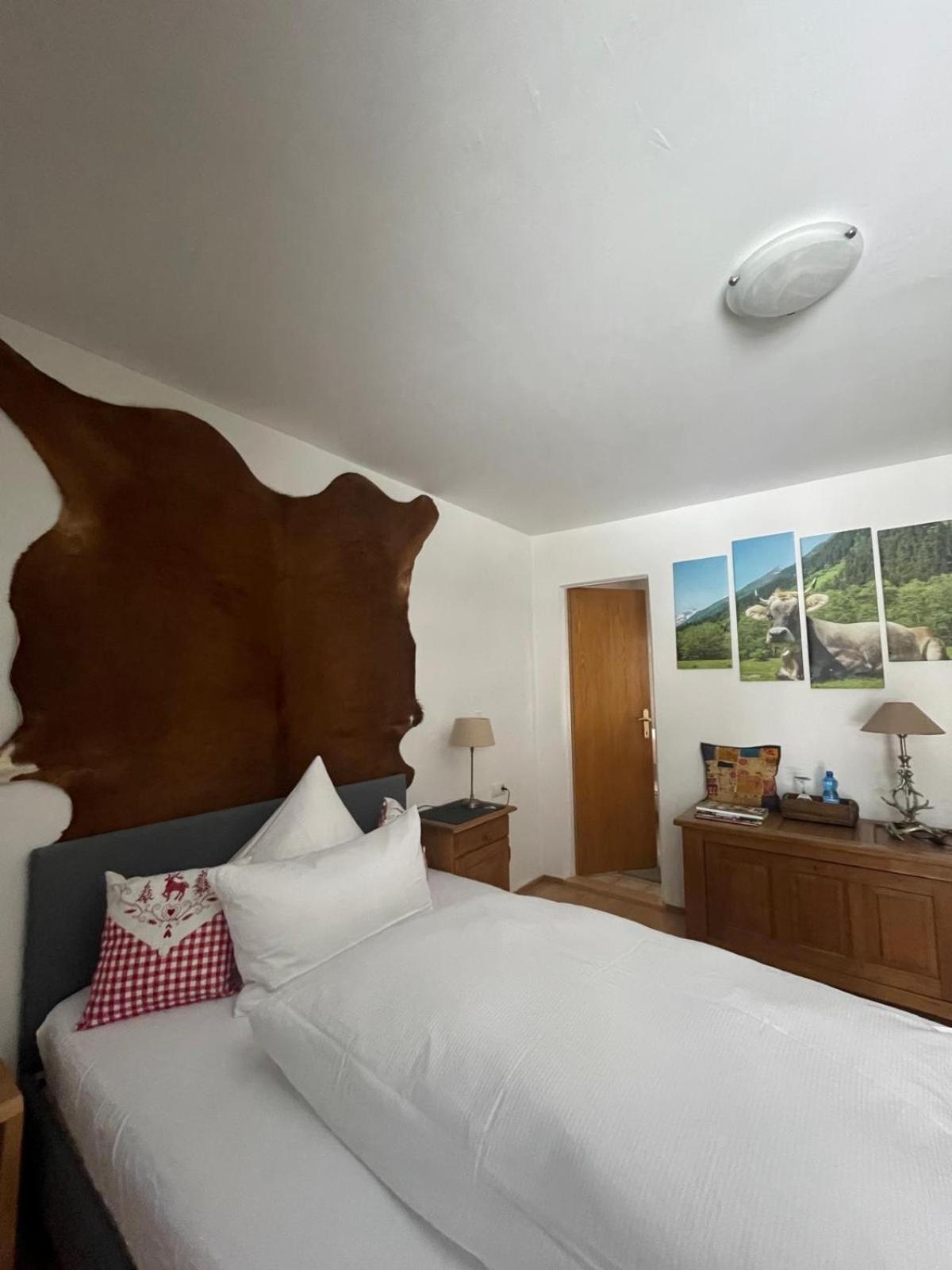 Hirschstube Nauders Bed & Breakfast Bagian luar foto